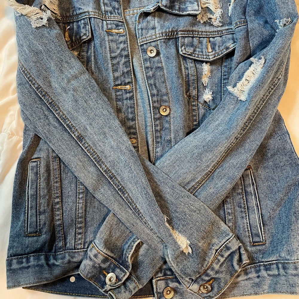 Distressed jean jacket - Picture 3 of 5